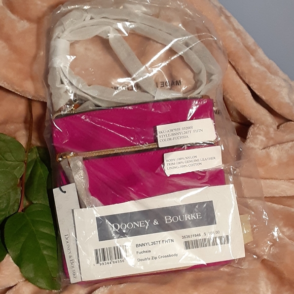 NWT Dooney & Bourke double Zip crossbody Fuschia - Picture 3 of 10